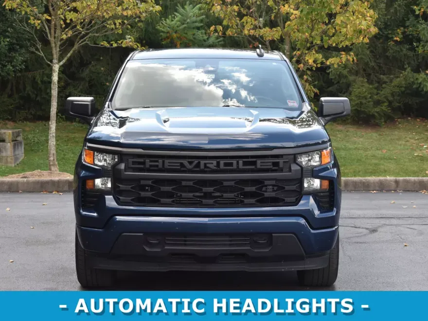 2022 Chevrolet Silverado 1500 Custom photo 1