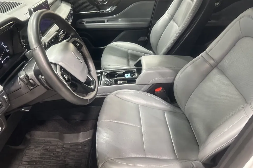 2022 Lincoln Corsair Standard photo 1