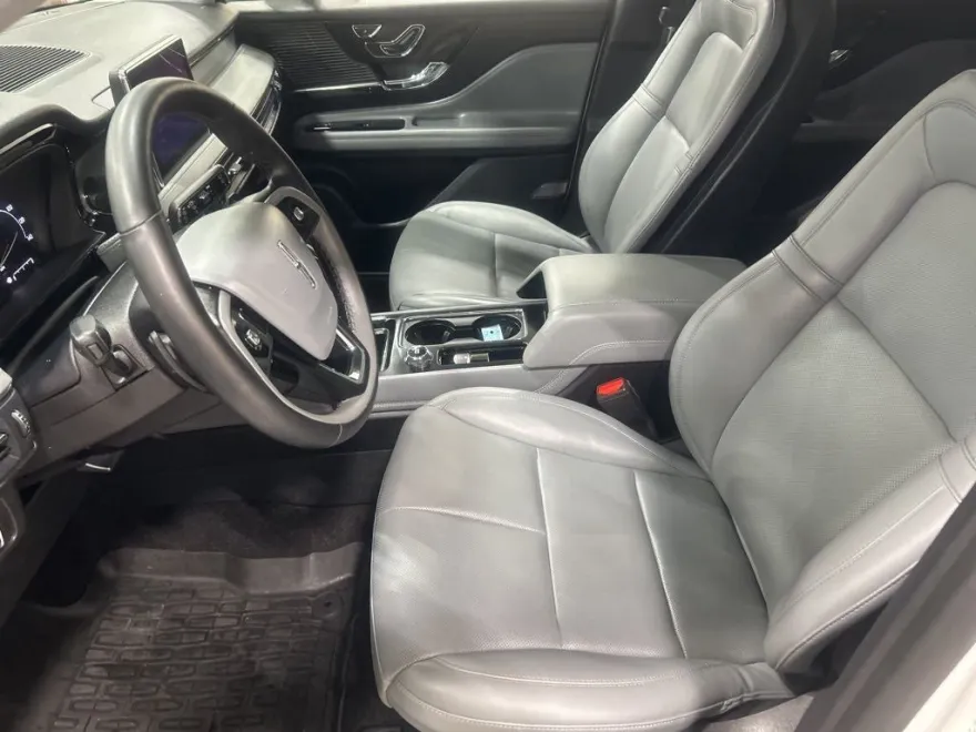 2022 Lincoln Corsair Standard photo 1