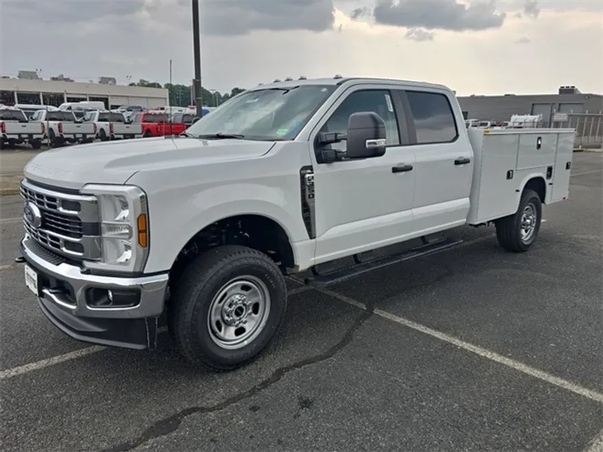 2025 Ford F-350 XL photo 1