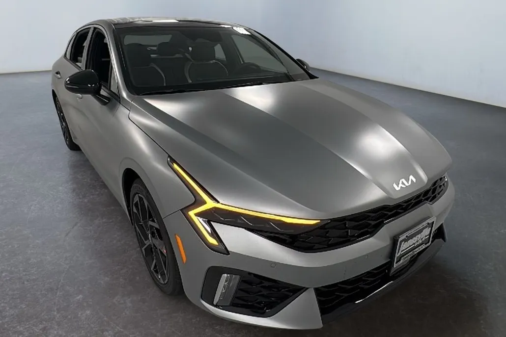 2026 Kia K5 GT-Line photo 1