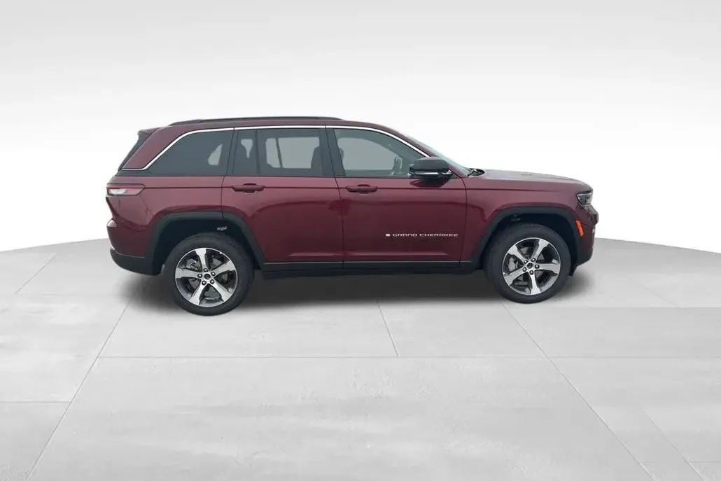 2025 Jeep Grand Cherokee Limited photo 1