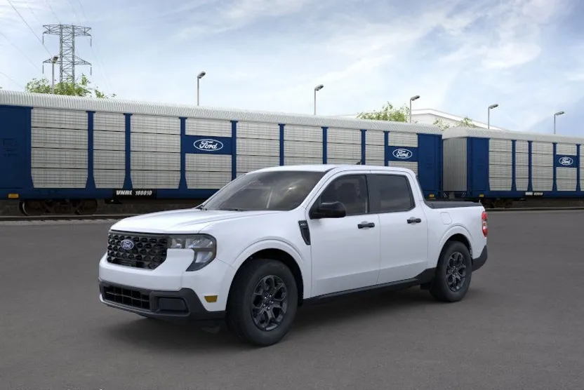 2025 Ford Maverick XLT photo 1
