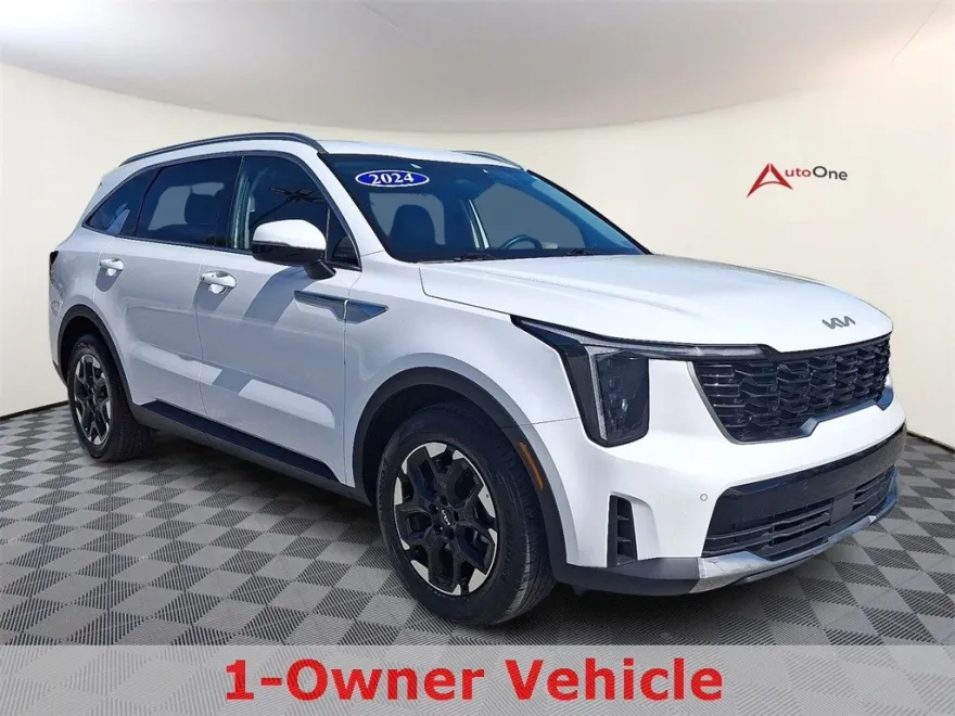 2024 Kia Sorento S photo 1
