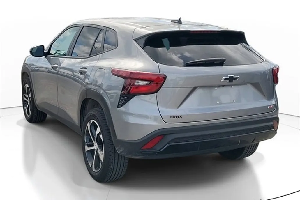 2025 Chevrolet Trax photo 1