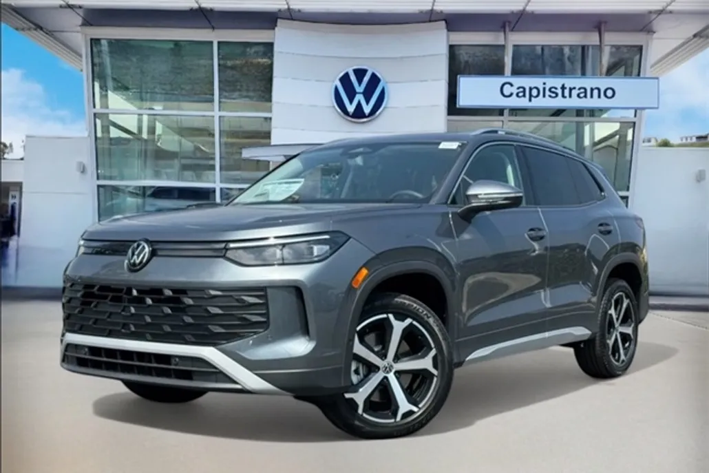 2025 Volkswagen Tiguan SE photo 1
