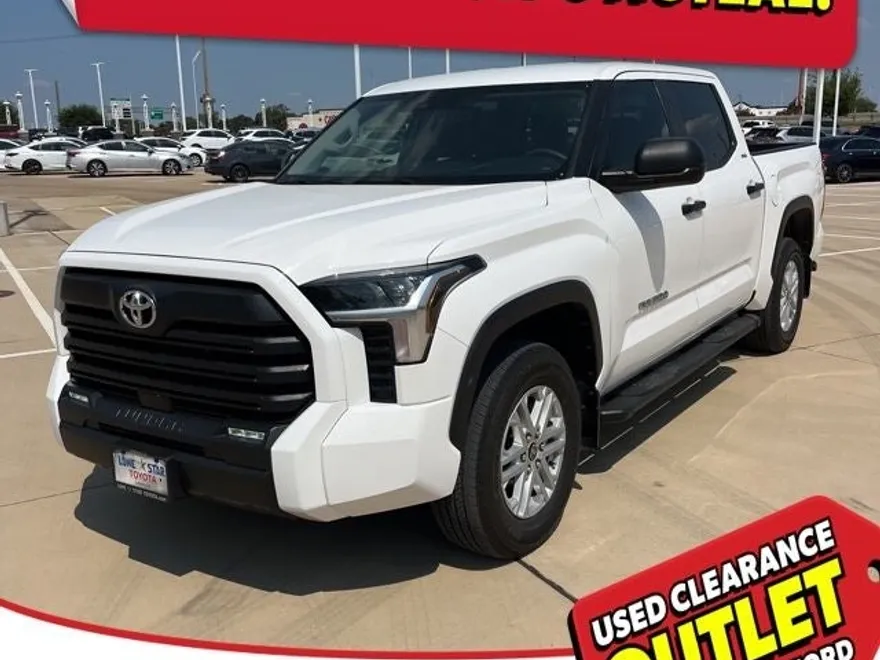 2024 Toyota Tundra SR5 photo 1