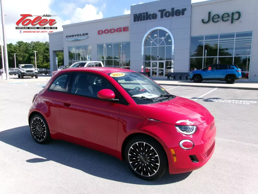 2024 Fiat 500e Red photo 1