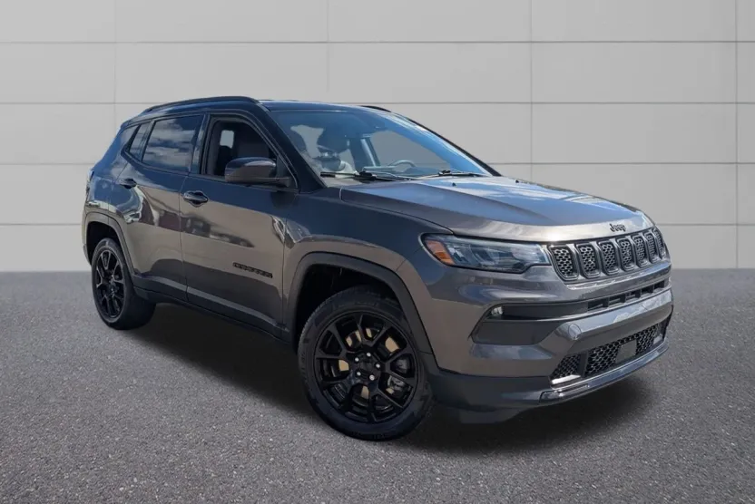 2023 Jeep Compass Altitude photo 1