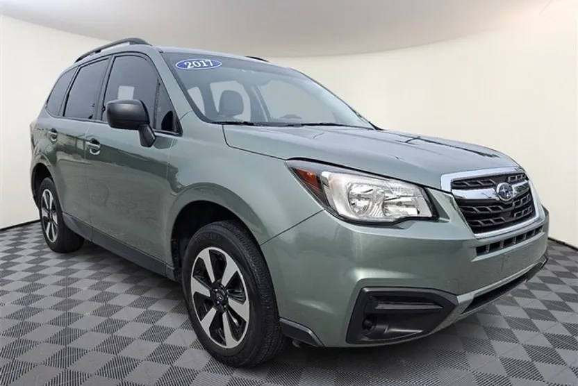 2017 Subaru Forester 2.5i photo 1