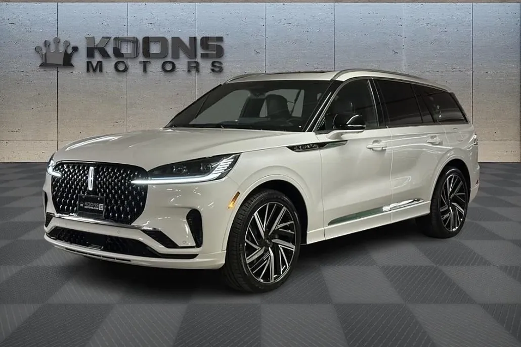 2025 Lincoln Aviator Black Label photo 1
