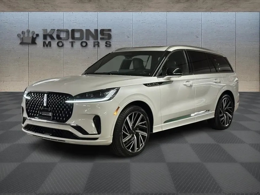 2025 Lincoln Aviator Black Label photo 1