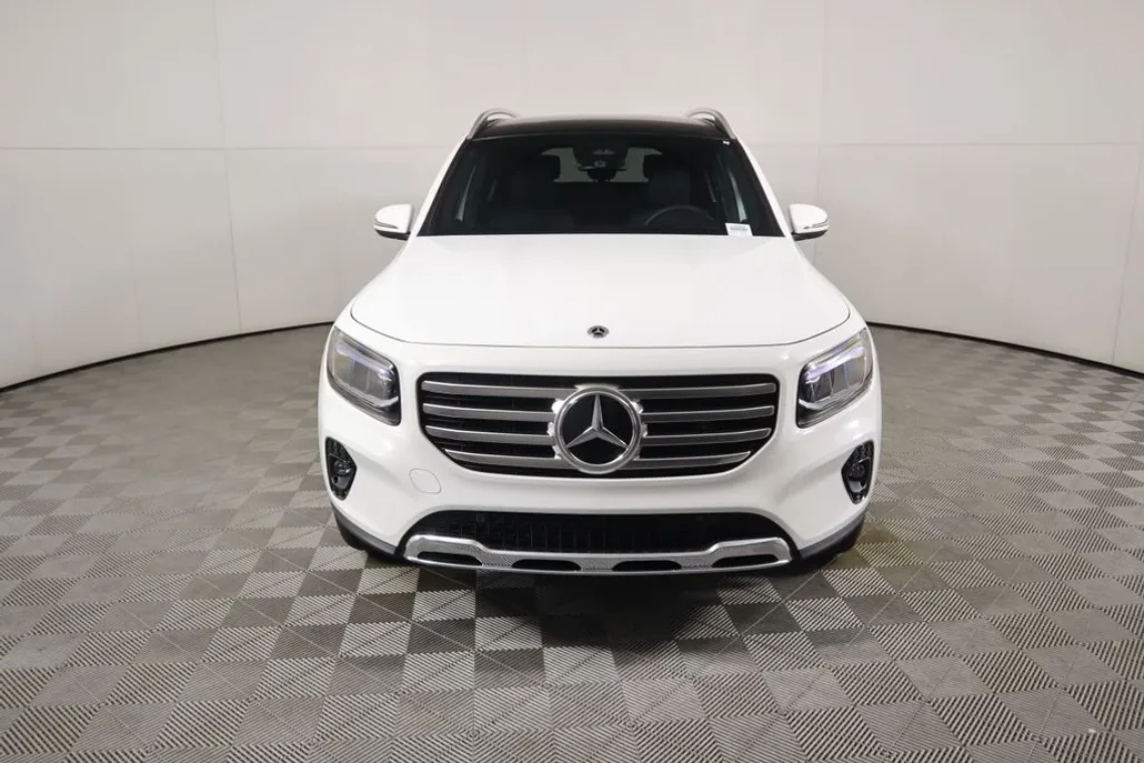 2026 Mercedes Benz GLB 250 photo 1