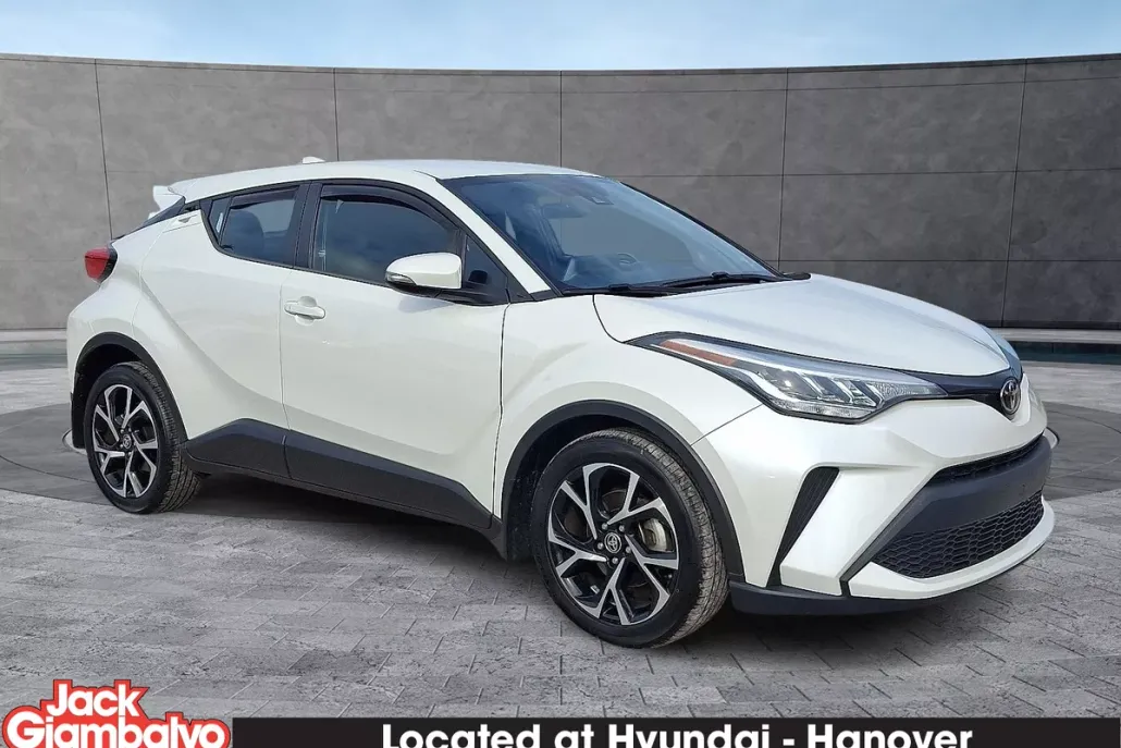2020 Toyota C-HR XLE photo 1