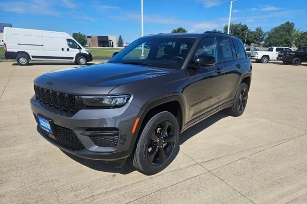2025 Jeep Grand Cherokee Altitude X photo 1