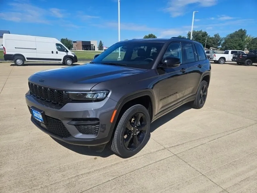 2025 Jeep Grand Cherokee Altitude X photo 1