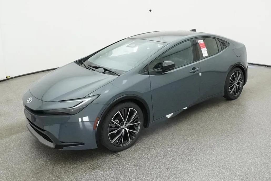 2025 Toyota Prius Limited photo 1