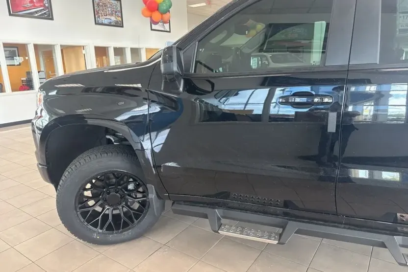 2025 Chevrolet Silverado 1500 RST photo 1
