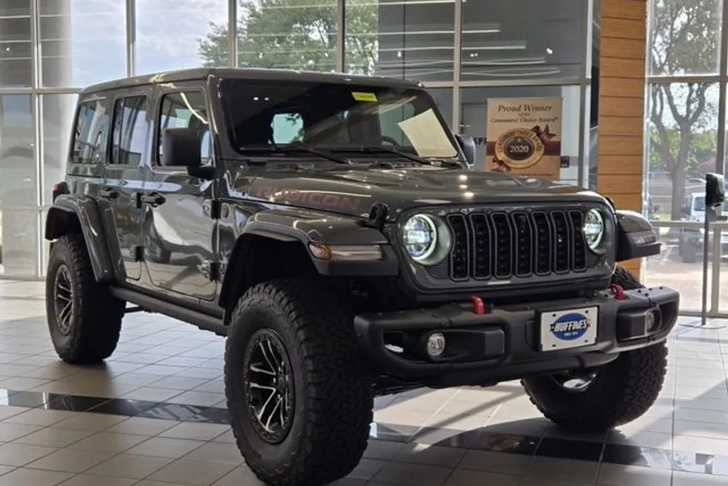 2025 Jeep Wrangler Rubicon X photo 1