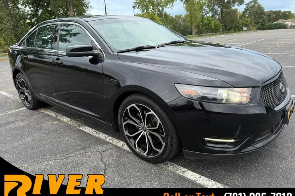 2016 Ford Taurus SHO photo 1