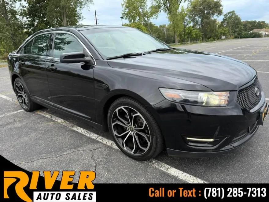 2016 Ford Taurus SHO photo 1
