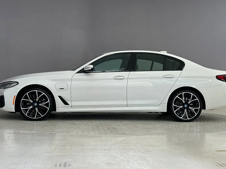 2023 Bmw 530e 5-Series photo 1