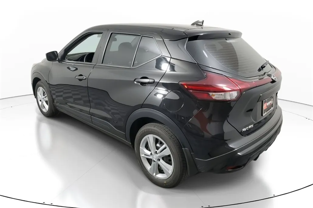 2024 Nissan Kicks S photo 1