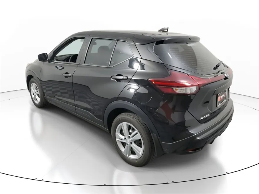 2024 Nissan Kicks S photo 1