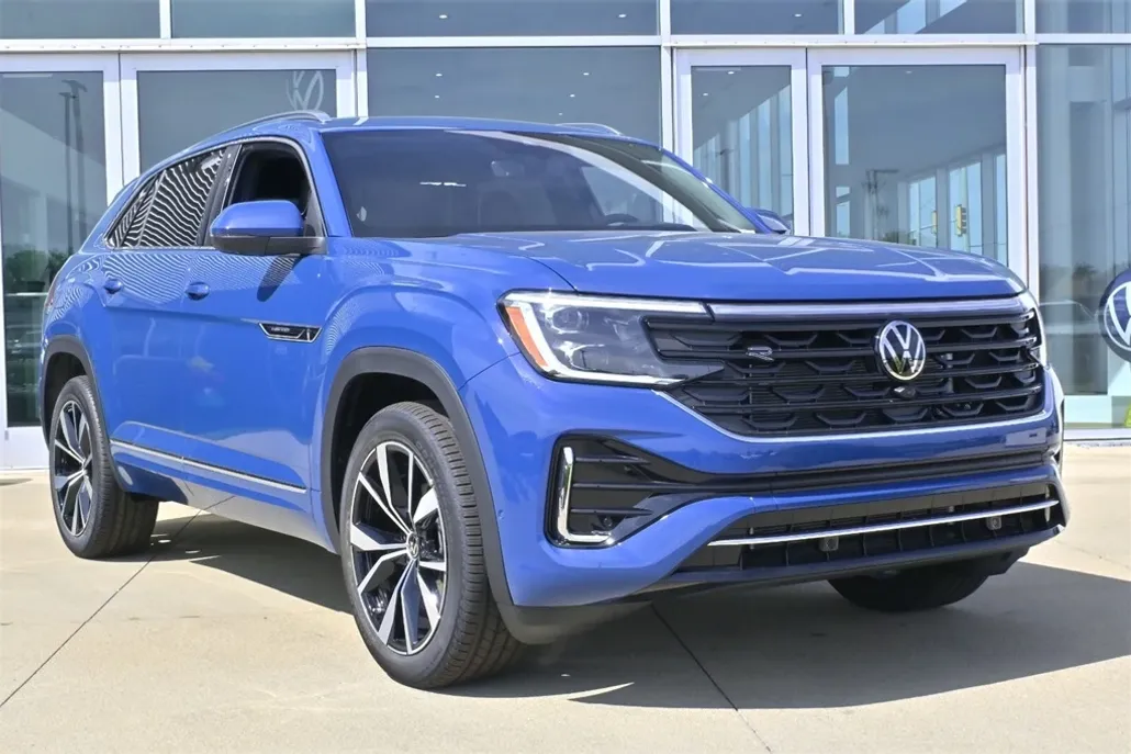 2026 Volkswagen Atlas Cross Sport SEL Premium R-Line photo 1