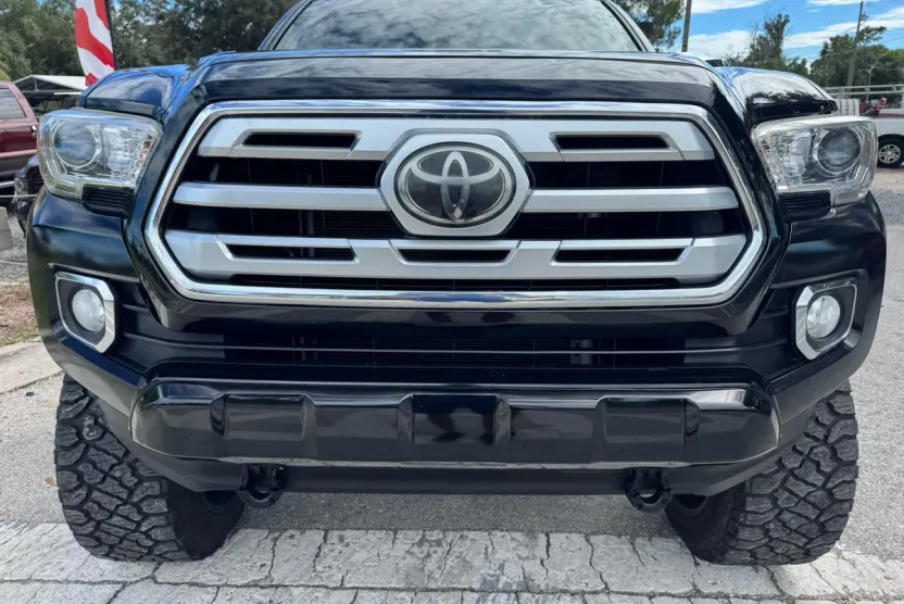 2018 Toyota Tacoma TRD Double Cab V6 4x4 photo 1