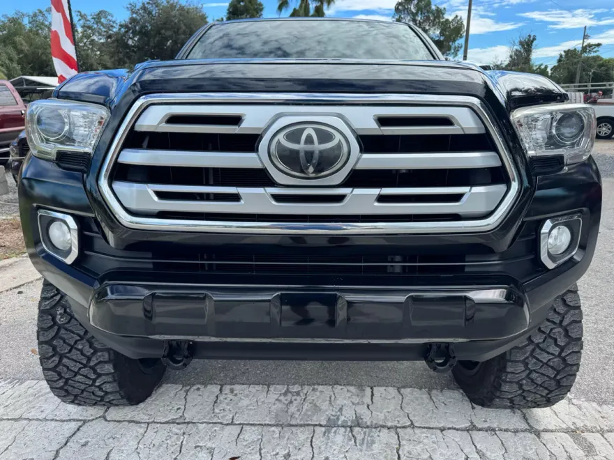 2018 Toyota Tacoma TRD Double Cab V6 4x4 photo 1