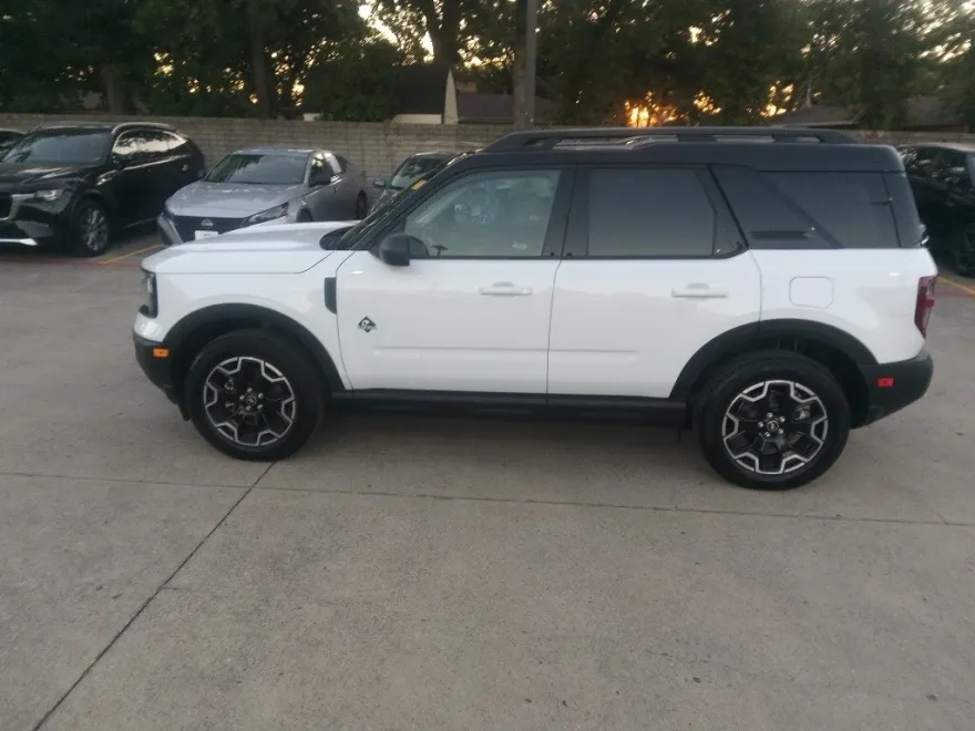 2025 Ford Bronco Sport Outer Banks photo 1