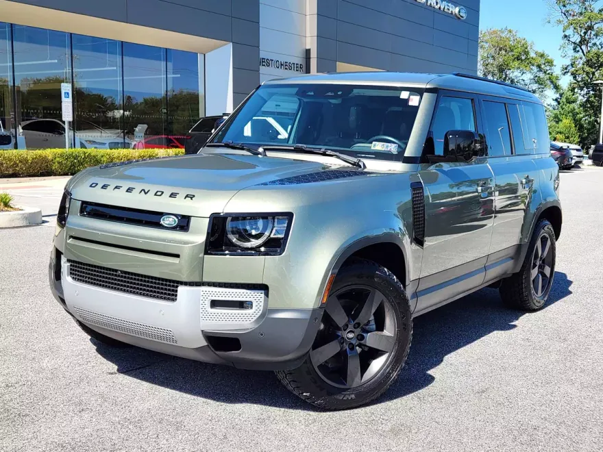 2024 Land Rover Defender 110 S photo 1