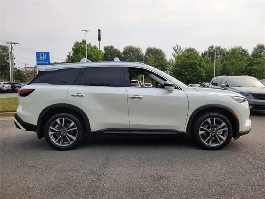 2024 Infiniti QX60 Luxe photo 1