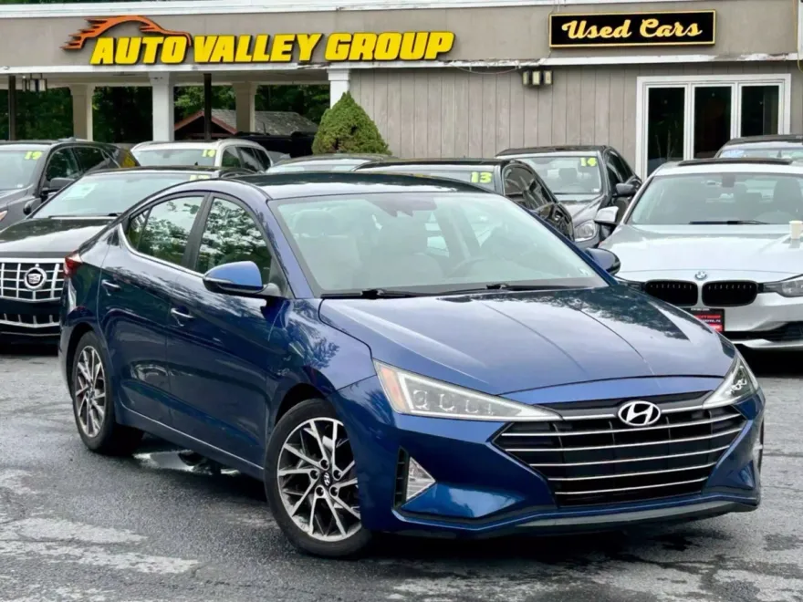 2020 Hyundai Elantra Limited photo 1