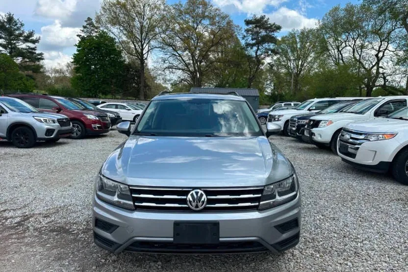 2019 Volkswagen Tiguan SE photo 1