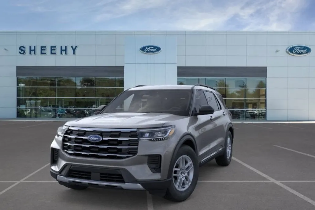 2025 Ford Explorer photo 1