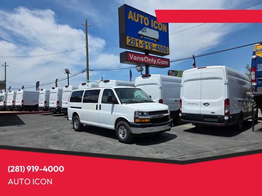 2018 Chevrolet Express LT 3500 Passenger photo 1