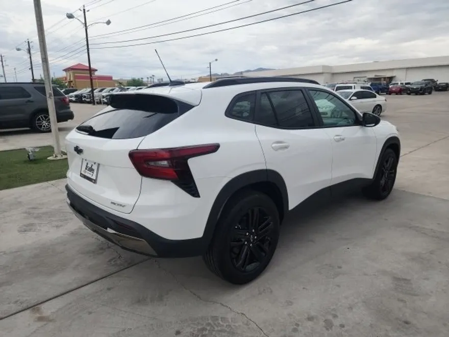 2026 Chevrolet Trax ACTIV photo 1