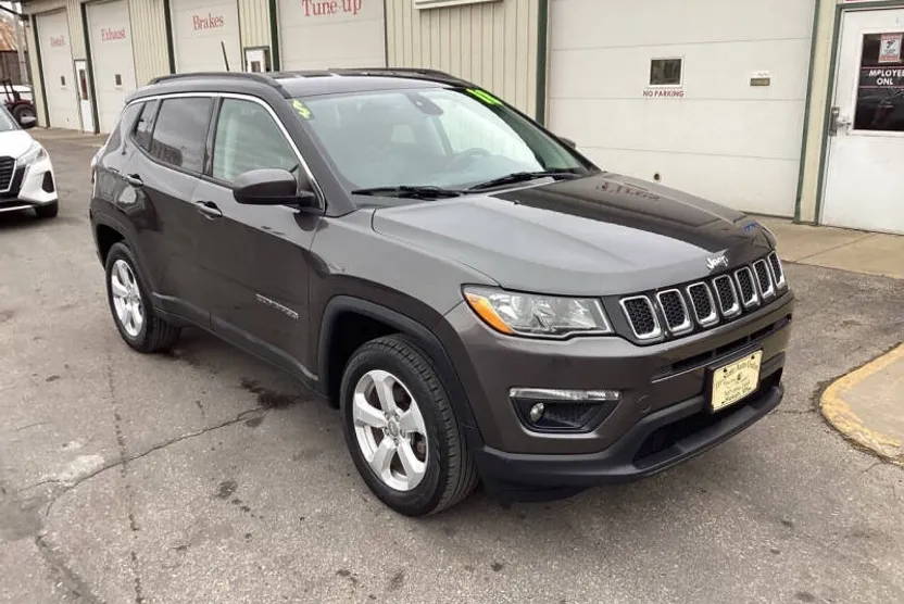 2018 Jeep Compass Latitude photo 1