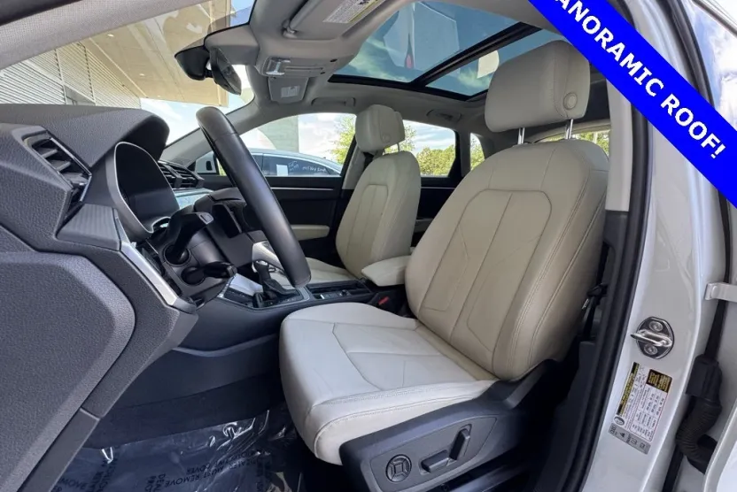 2022 Audi Q3 S line Premium Plus photo 1
