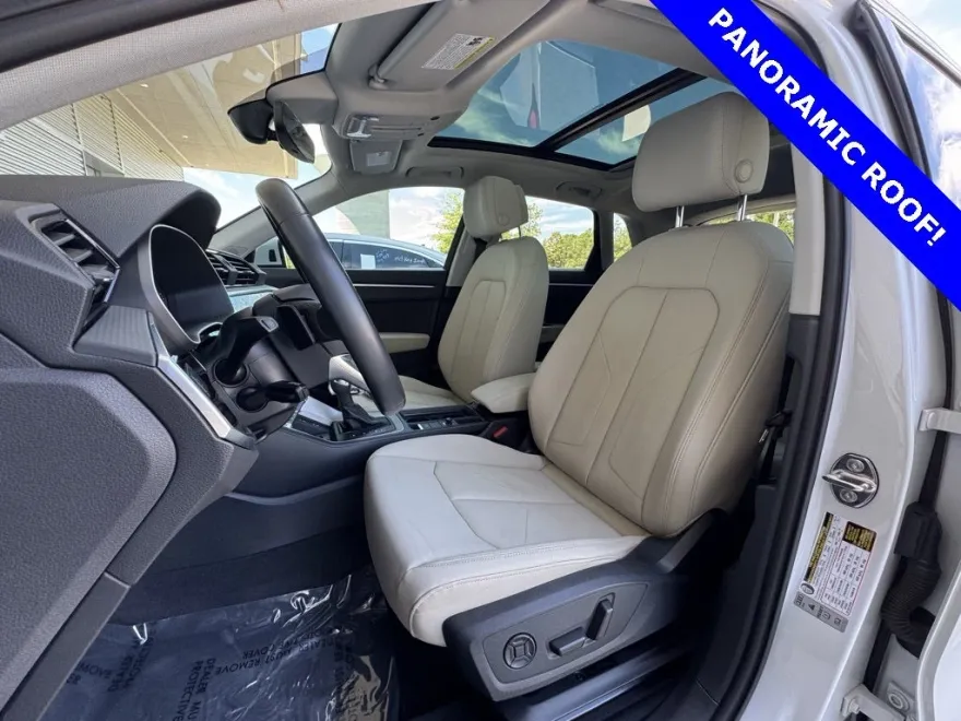 2022 Audi Q3 S line Premium Plus photo 1