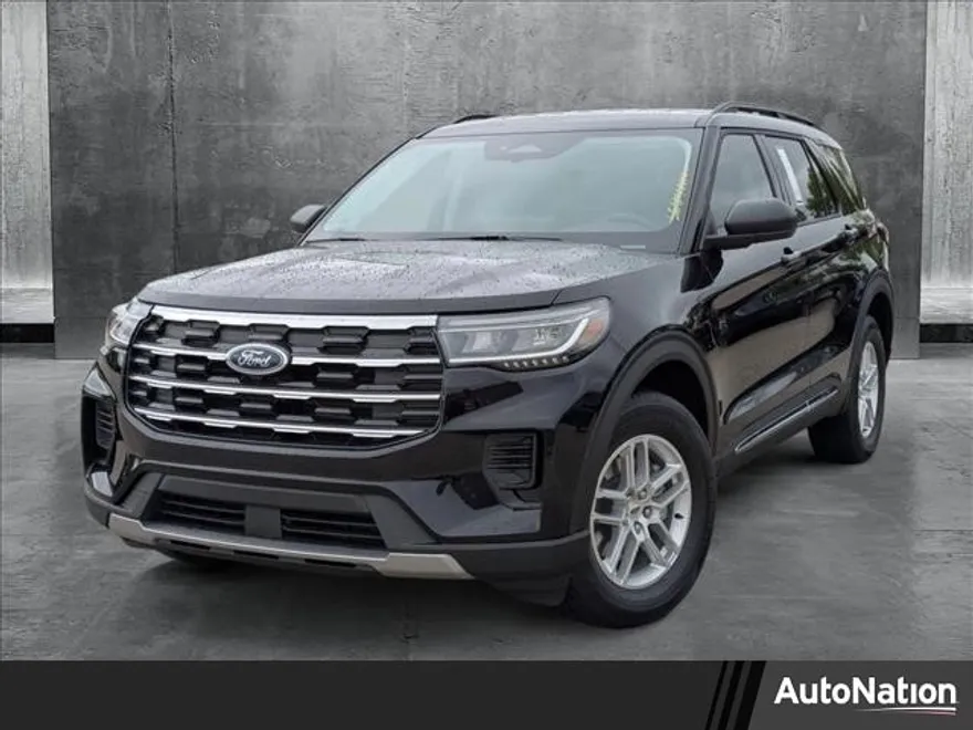 2025 Ford Explorer photo 1
