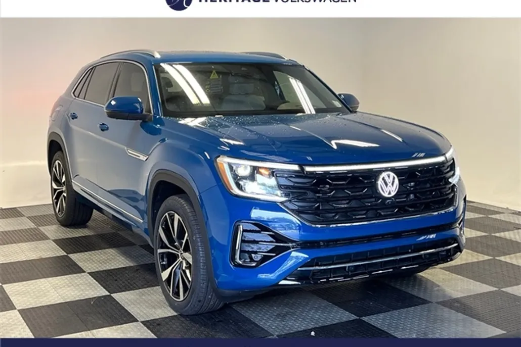 2025 Volkswagen Atlas Cross Sport SEL Premium R-Line photo 1