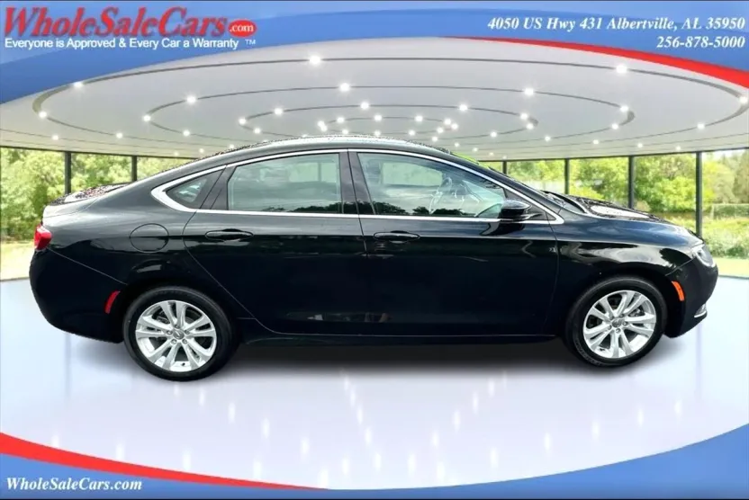 2016 Chrysler 200 Limited photo 1