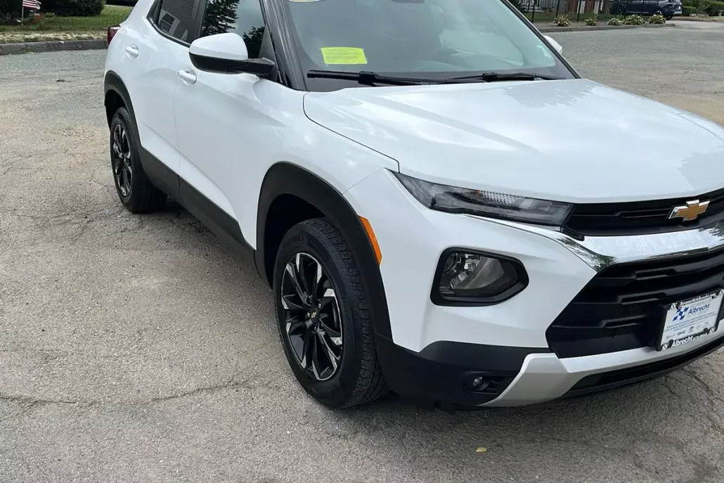 2023 Chevrolet Trailblazer LT photo 1