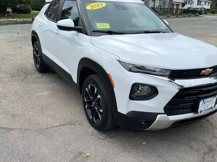 2023 Chevrolet Trailblazer LT photo 1