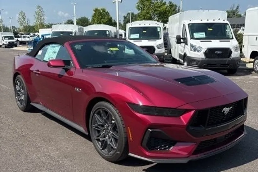 2025 Ford Mustang GT Premium photo 1