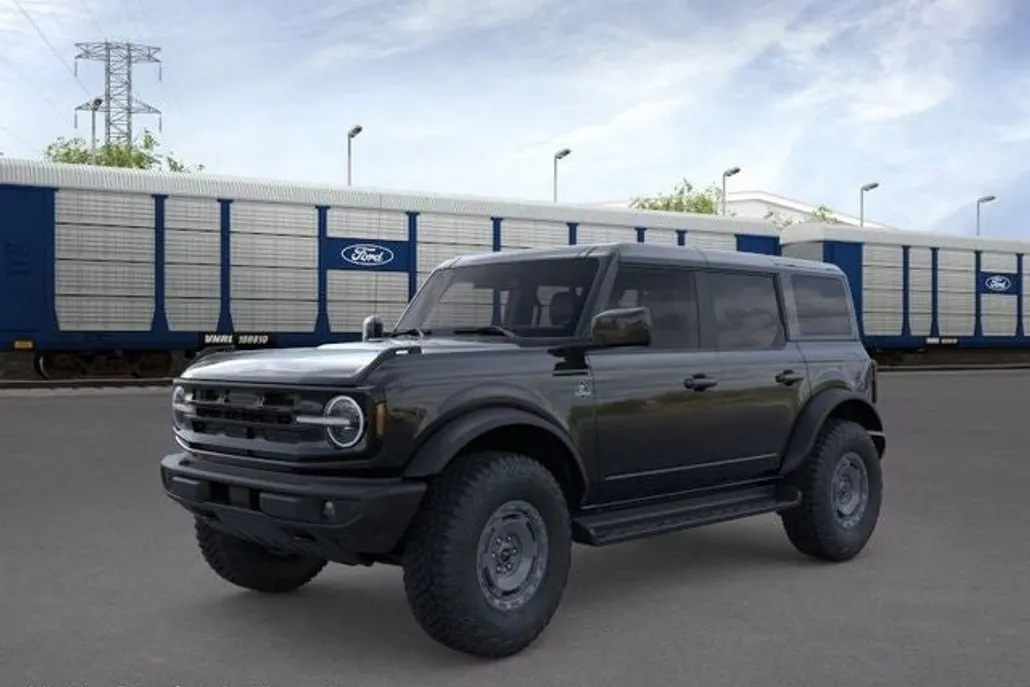 2025 Ford Bronco Outer Banks photo 1