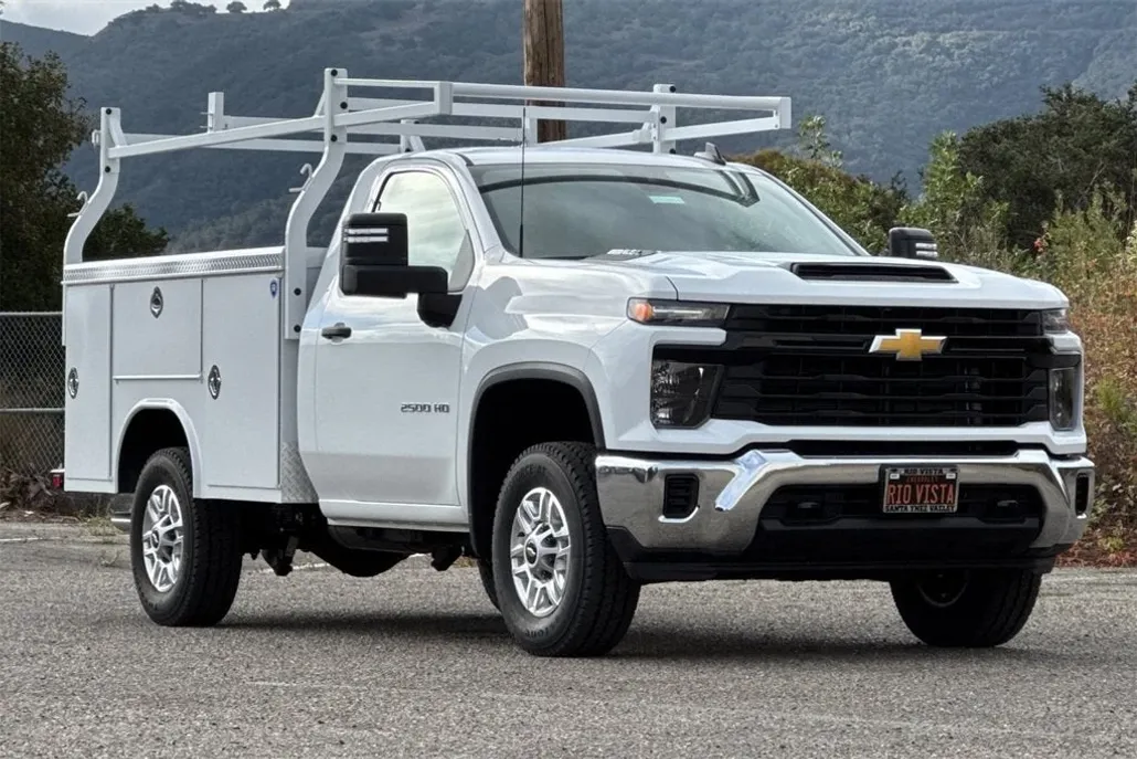 2025 Chevrolet Silverado 2500HD photo 1